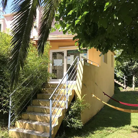 Ξενοδοχείο με διαμερίσματα Les Caraibes *