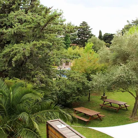 Les Caraibes Hotel apartamentowy Sérignan